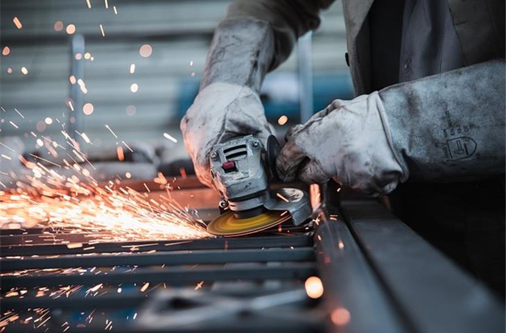 custom hinge manufacturers