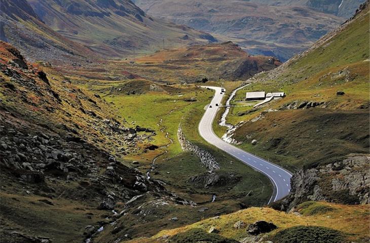 concealed hinges overlap