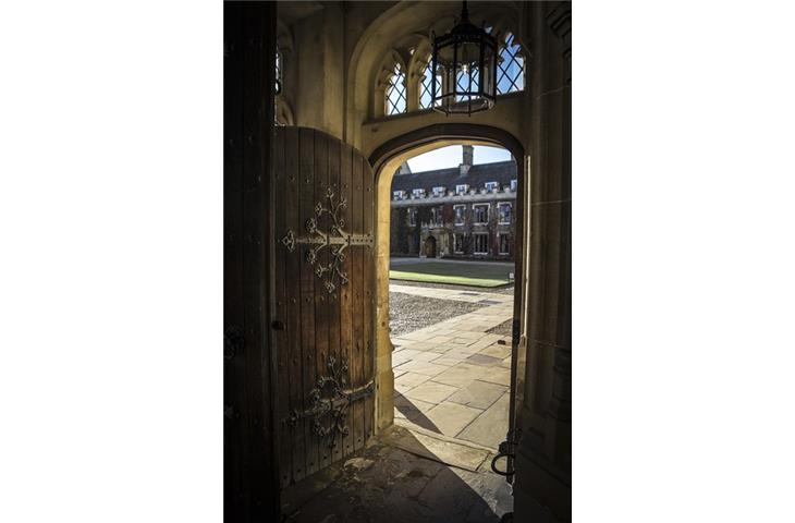 door hinges for 180 degree opening