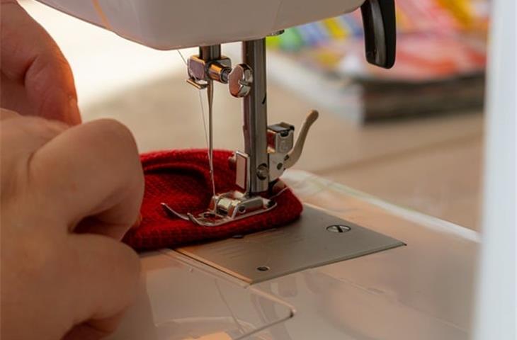 hinges machine