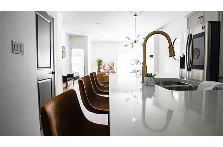white kitchen cabinet hinges
