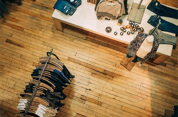 hinge store