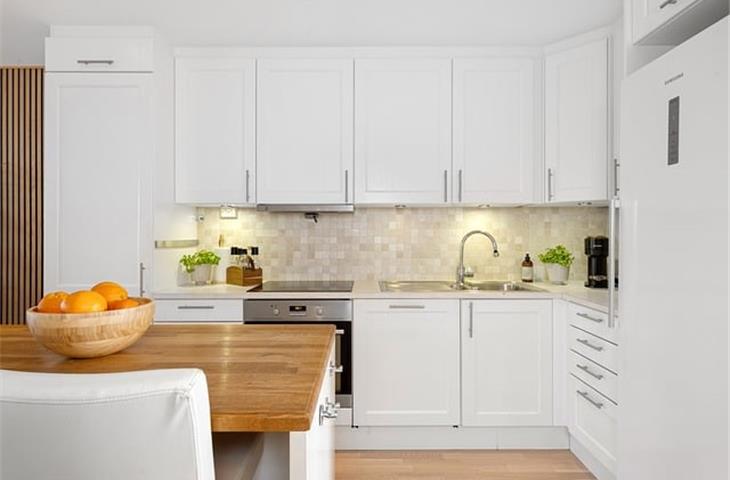 kitchen cabinet door brackets
