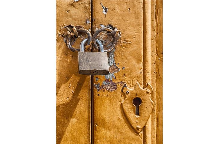 self closing hidden door hinges
