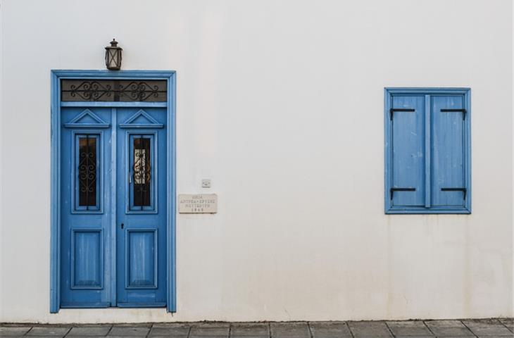exposed door hinges