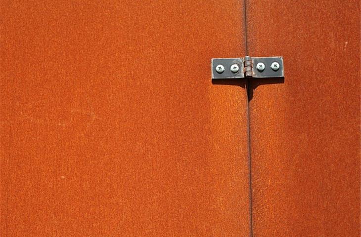 radius hinge