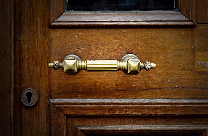 metal cabinet handle lock