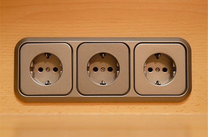 hinge outlet store